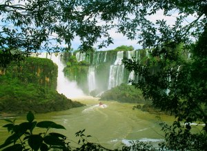 Les chutes d'Iguazu forme un amphithéâtre (en Argentine)