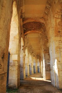 Dans l'amphithéâtre de Arles, en Provence.