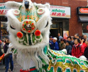 Célébrations dans le quartier chinois, à Montréal.
