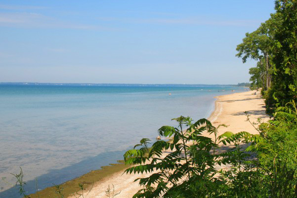 Plage, sur la baie de Quinte, dans le compté de Prince Edward.