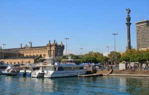 Le port et la statue de Christophe Colomb, à Barcelone