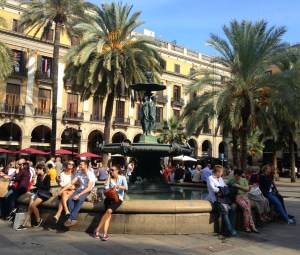 La fontaine de la Plaça Reial, Barcelone.