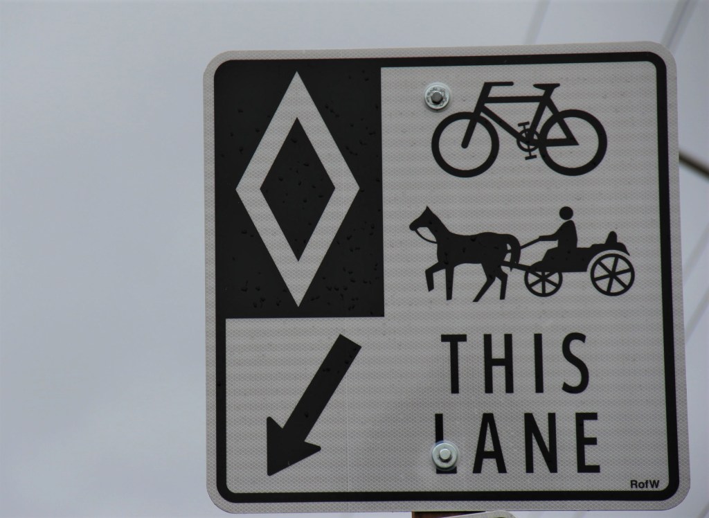 Panneau routier, dans la région de St-Jacobs, Ontario