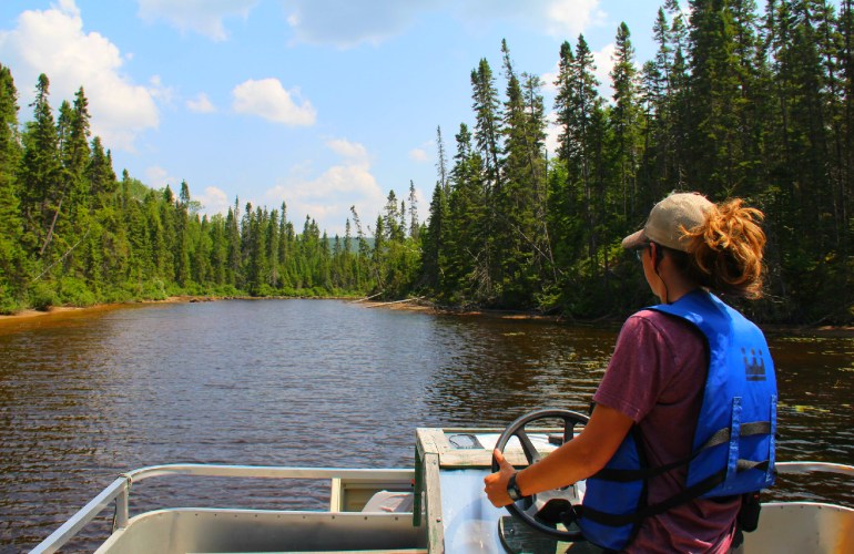 Le personnel du Triton vient nous chercher en bateau-ponton