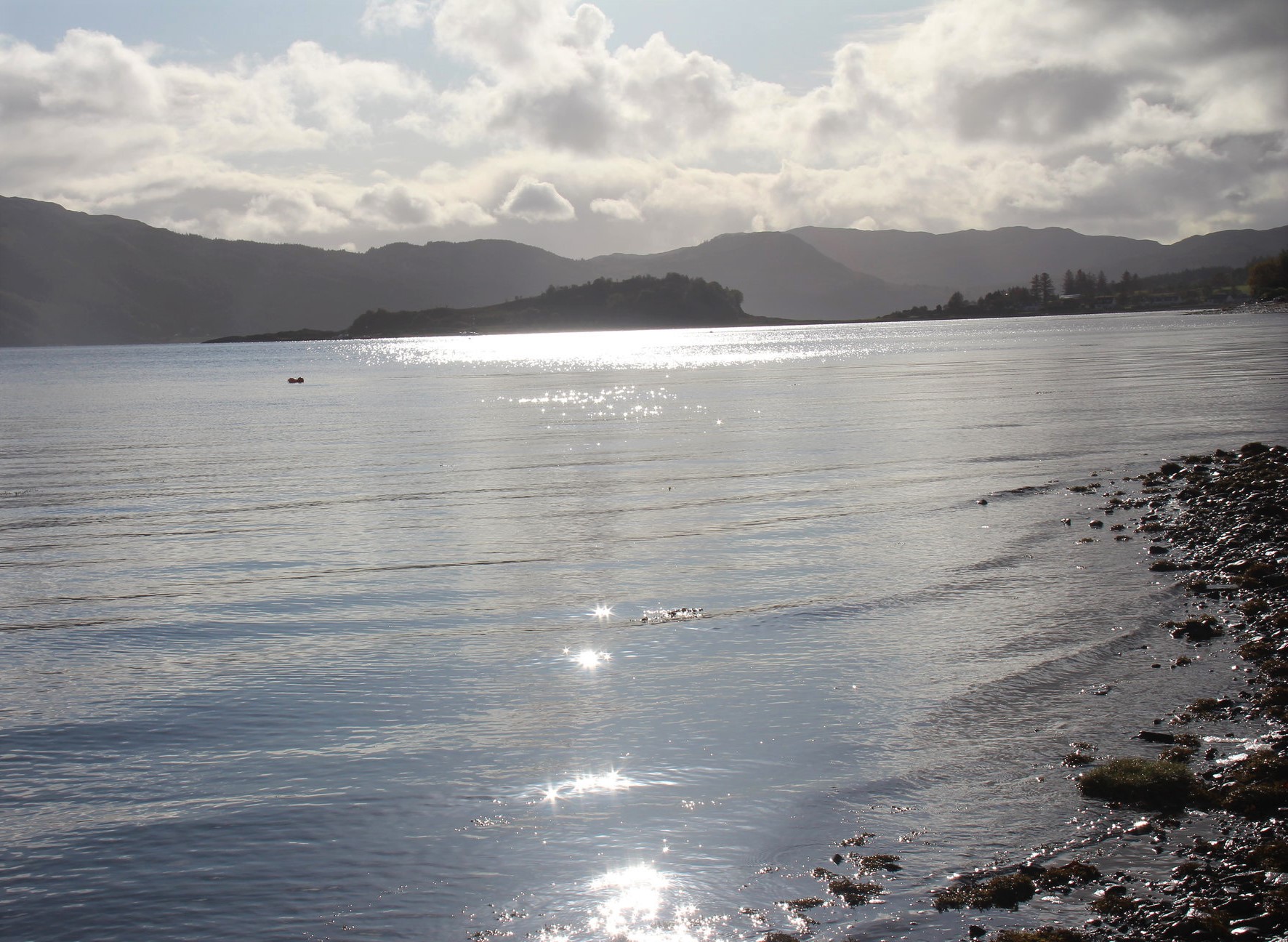 Sur le bord du lac, à Applecross, dans les Highlands.