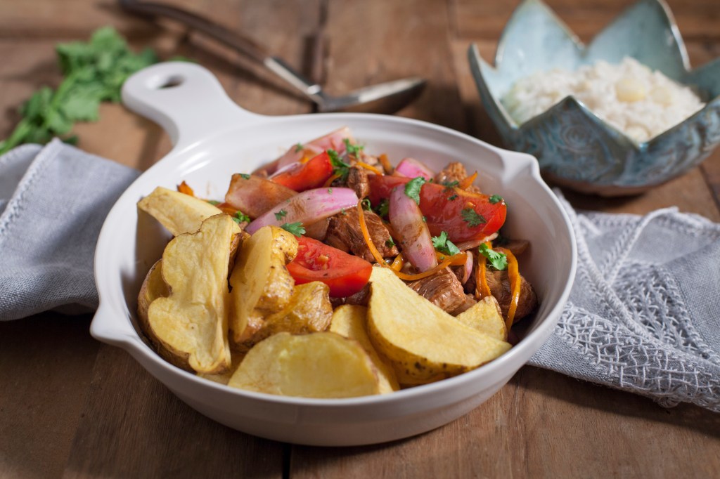 Lomo saltado péruvien