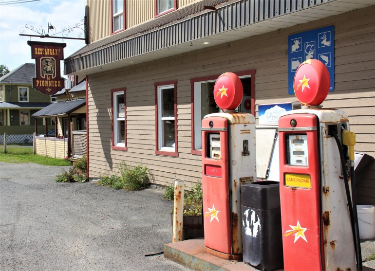 Pompes à essence à Ste-Marguerite de Lingwick