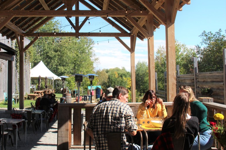Le Cuisinier déchaîné, voisin de la microbrasserie, à Cookshire.