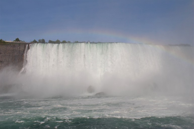 Les chutes du Niagara, sous un arc-en-ciel