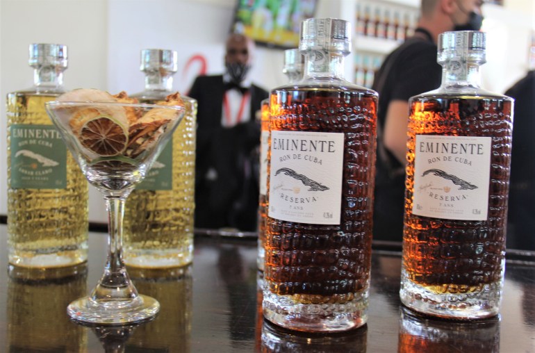 Cuba introduit doucement le rhum artisanal