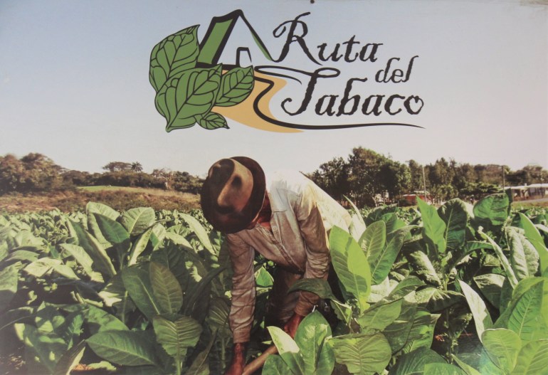 Panneau signalant la nouvelle Route du tabac, à Cuba