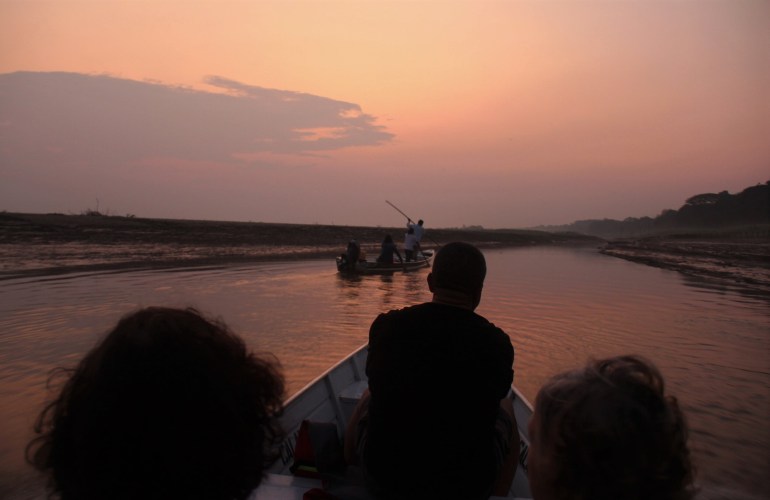 Deux barques sur l'Amazone