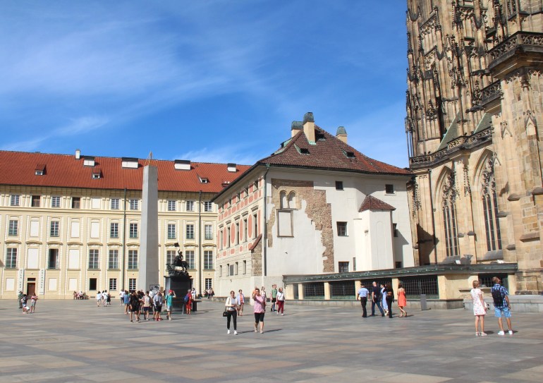 Une des cours intérieures du château royal