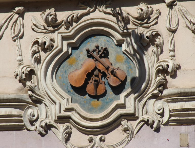 La maison des 3 violons. à Prague.